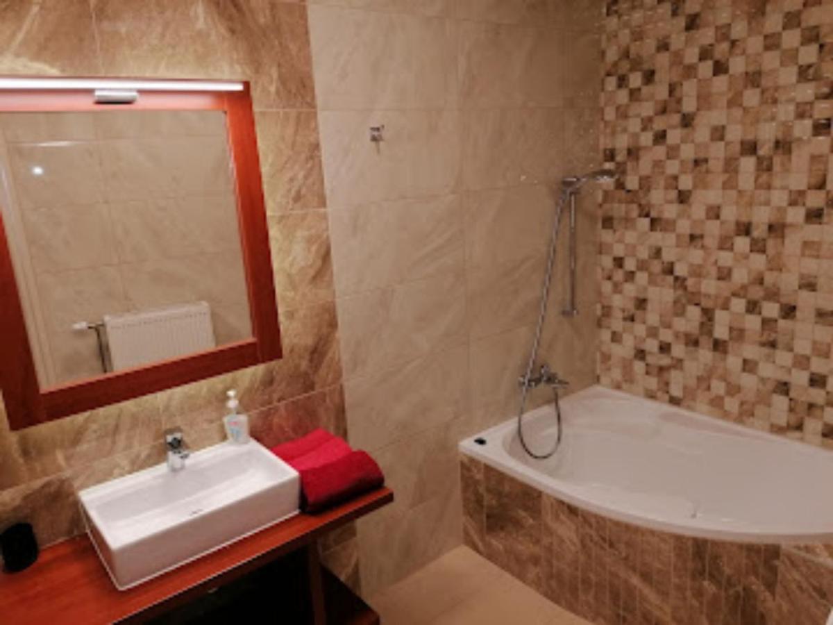 Bed and Breakfast Staff House Ньиредьхаза Экстерьер фото